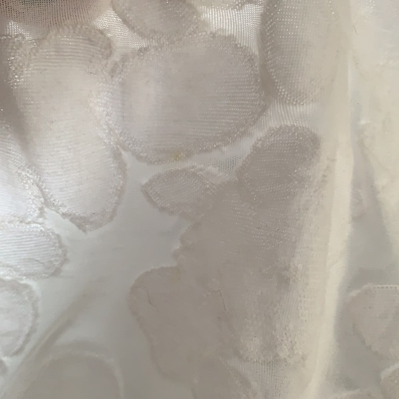 5/$20 Babaton Sami White Floral T-shirt - Picture 6 of 6